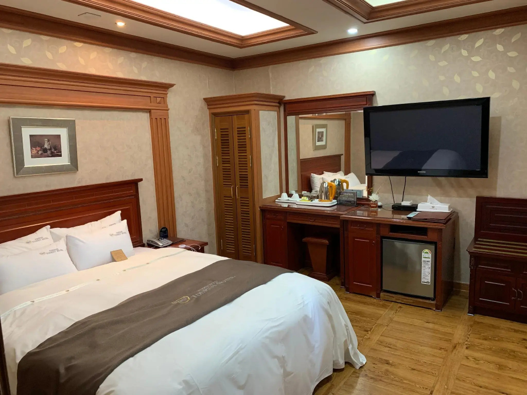 Standard Double room (full double bed)