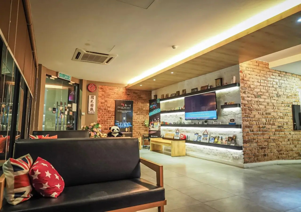 Lobby & Reception