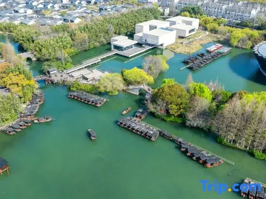 Wuzhen Slow Life Homestay (West Gate Scenic Spot)