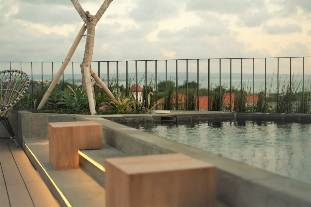 Borough Capsule Hostel Bali - 2