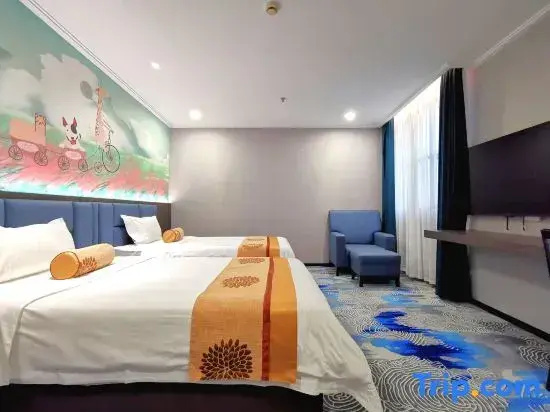 Deluxe Double Suite full double bed