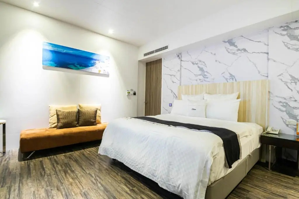 Premier room