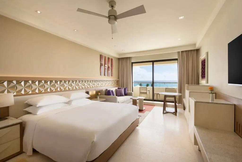 Double room oceanfront (full double bed)
