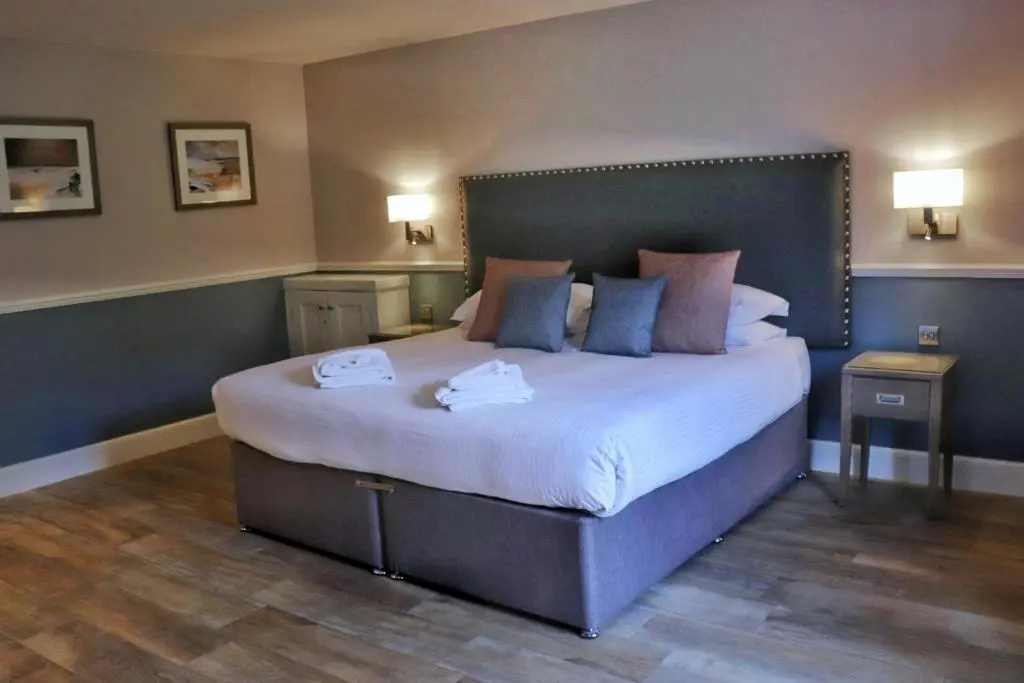 Superior Double room with mountain view (full double bed)