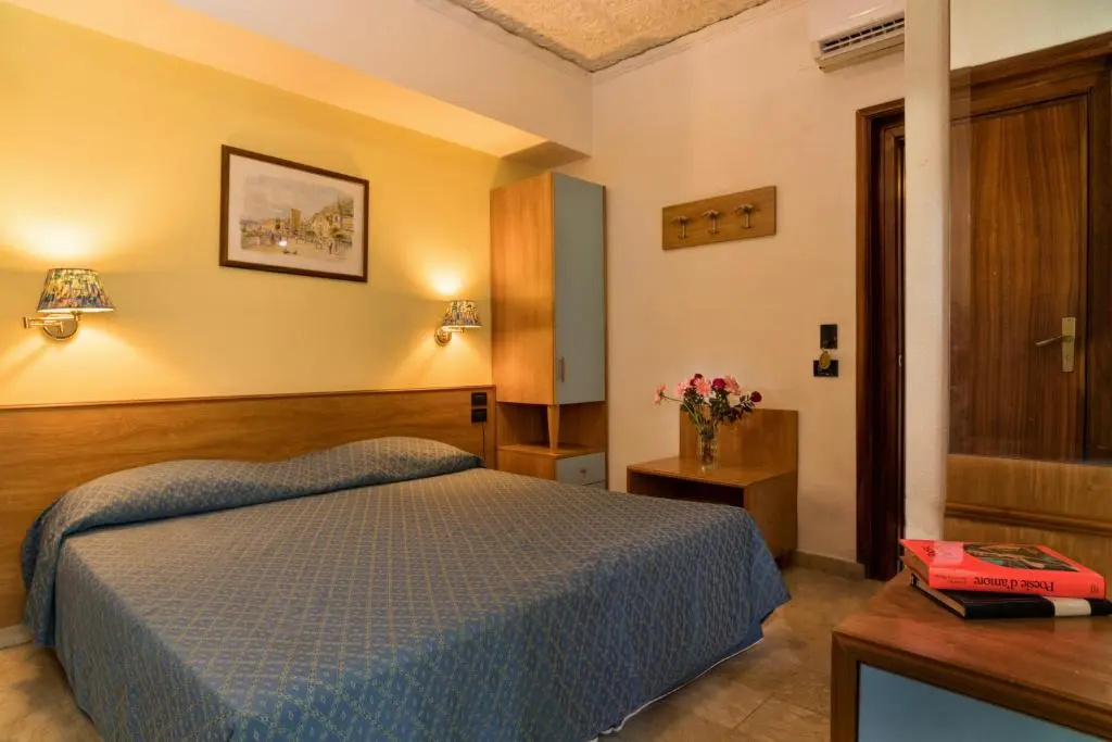 Budget Double room (full double bed)
