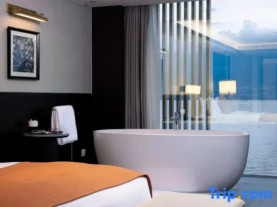 2 Bedrooms Suite
