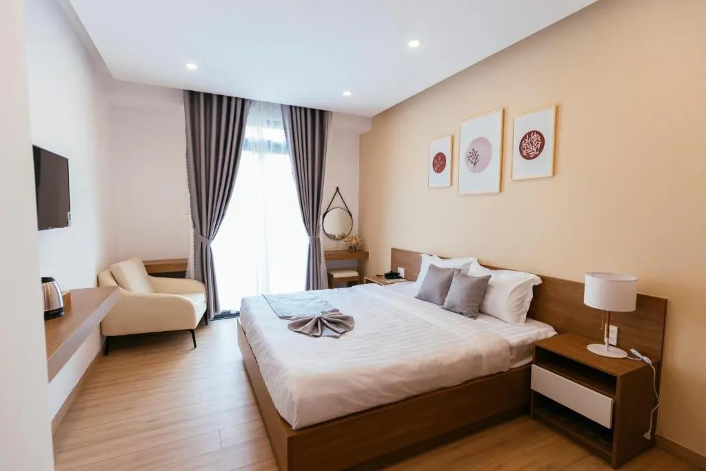 Deluxe Double room (full double bed)