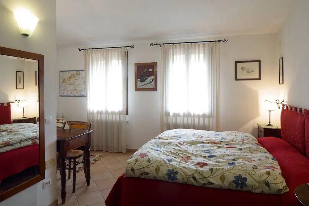 Standard Double room with balcony (full double bed)