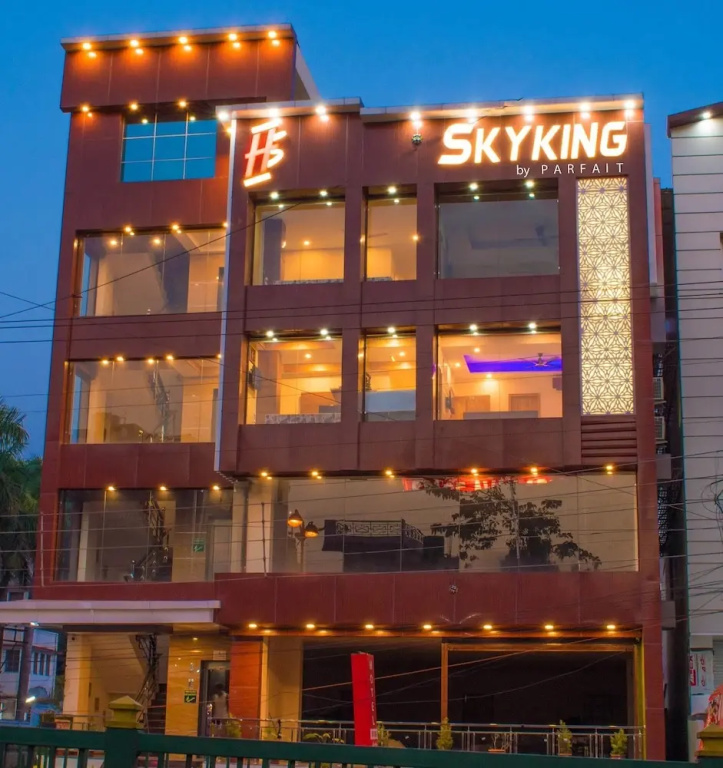 Luxury Double room with city view (full double bed)
