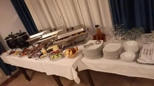 Food & Beverage