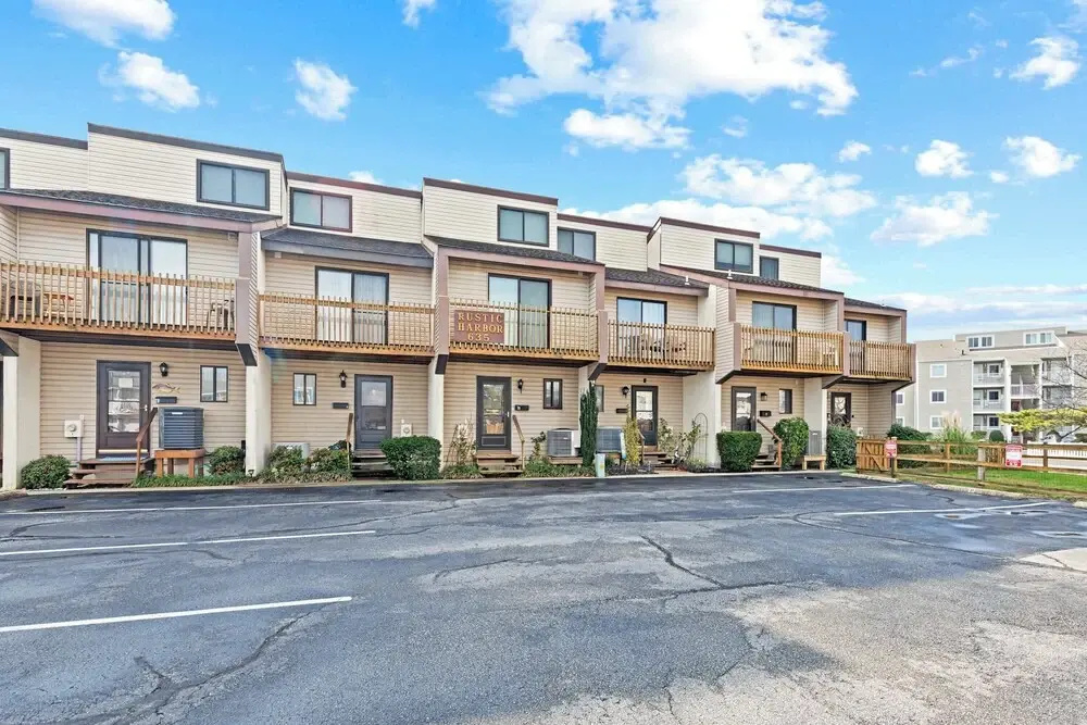Rustic Harbor I Canal-front 3BR Condo, Private Deck & Fenced Yard