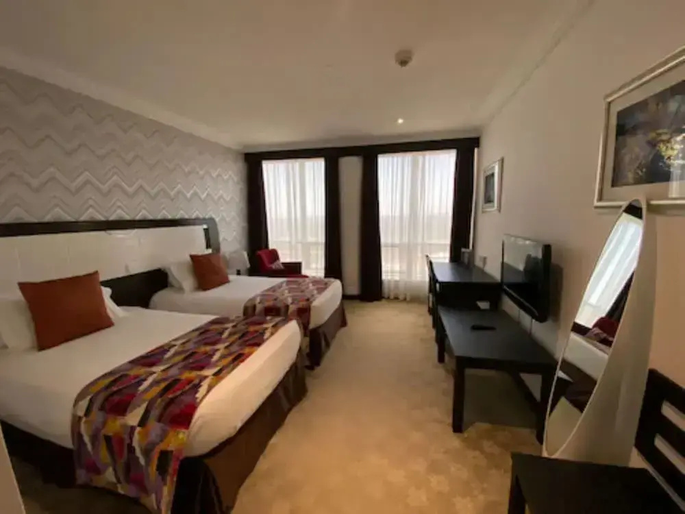 Superior Double room with park view (full double bed)