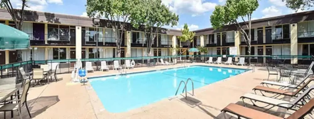 Whitten Inn University - Général