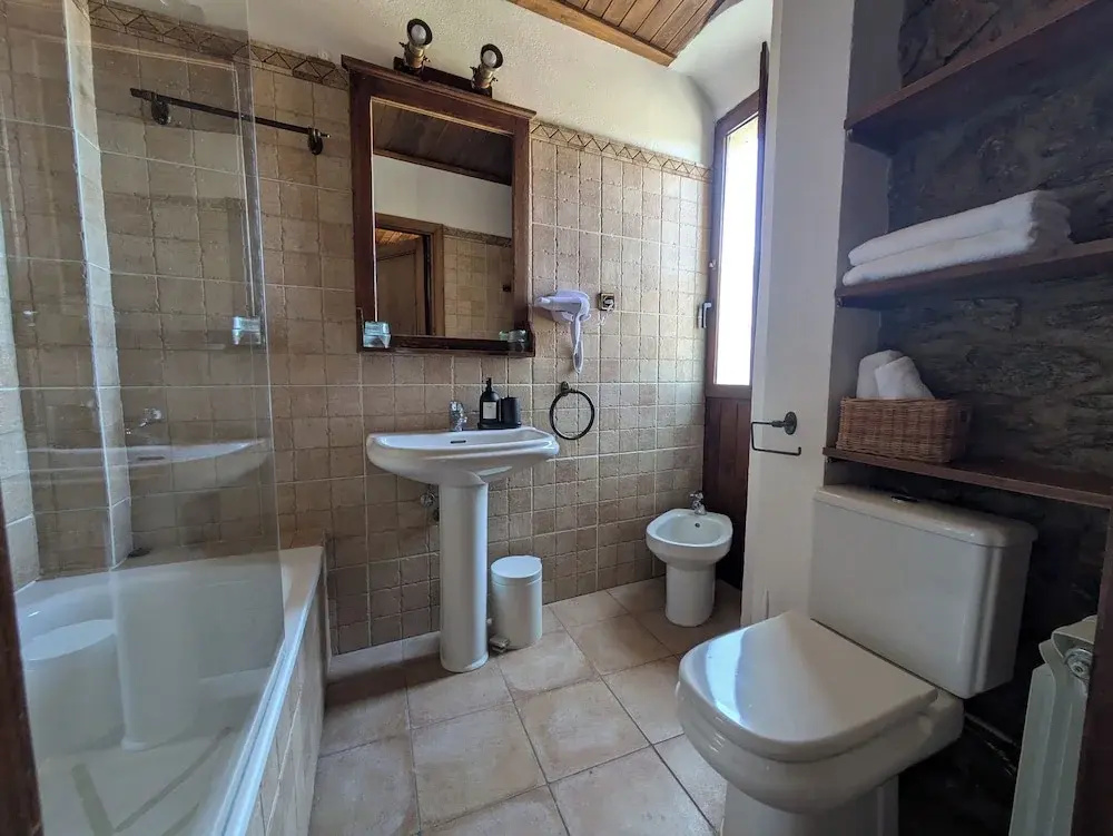 Standard Double room with mountain view (full double bed)