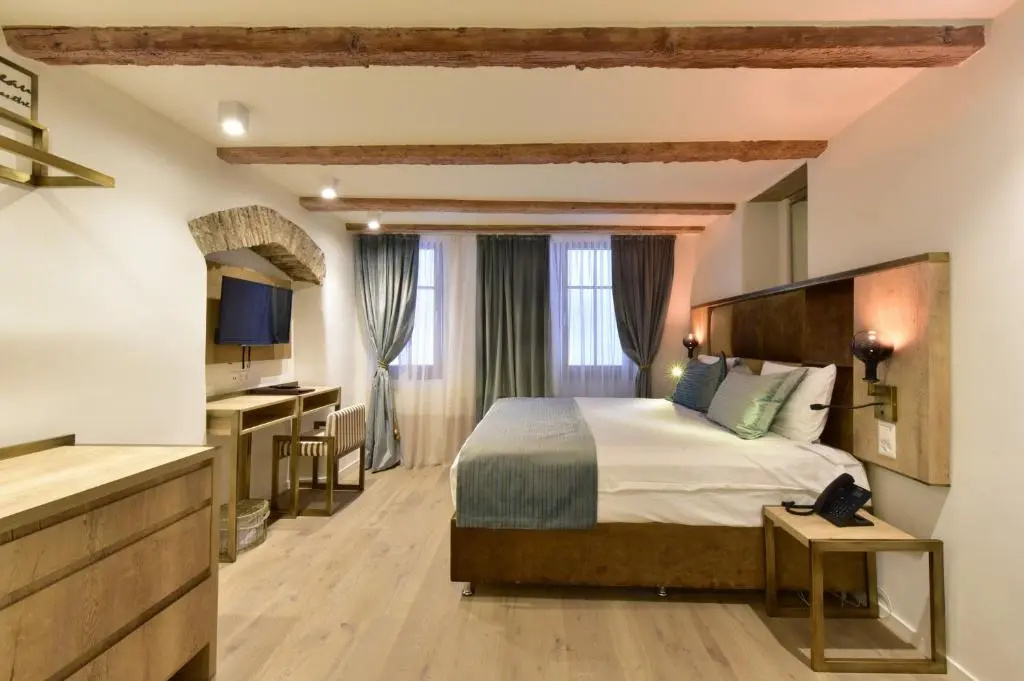 Superior Double room (full double bed)