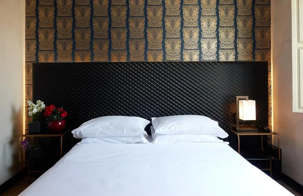 Deluxe Double room (full double bed)