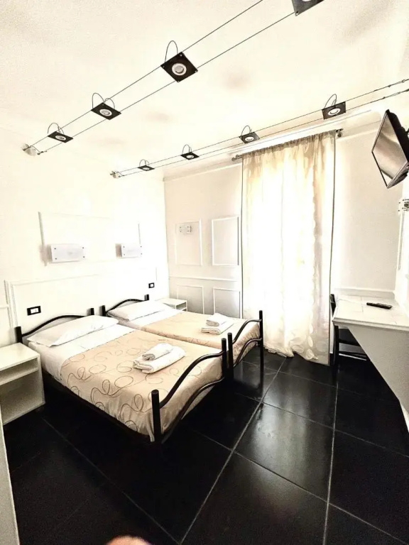 Double room (full double bed)