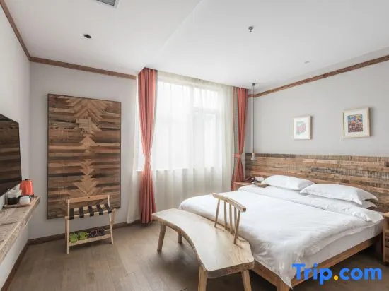Standard Double room with mountain view (full double bed)