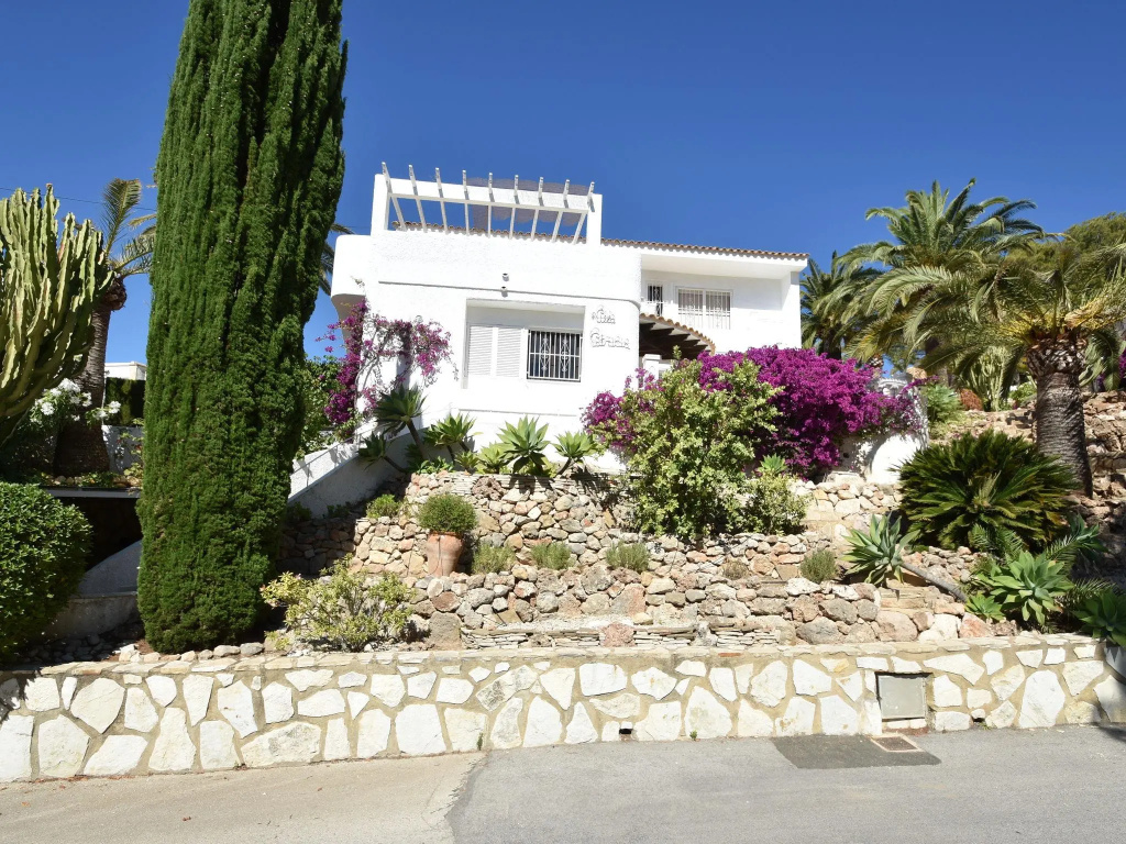 8 pers Luxury villa in prime location, beautiful view, private pool, 500 m golf course