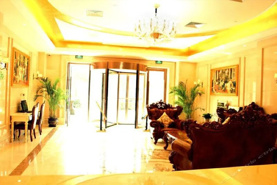 Lobby & Reception