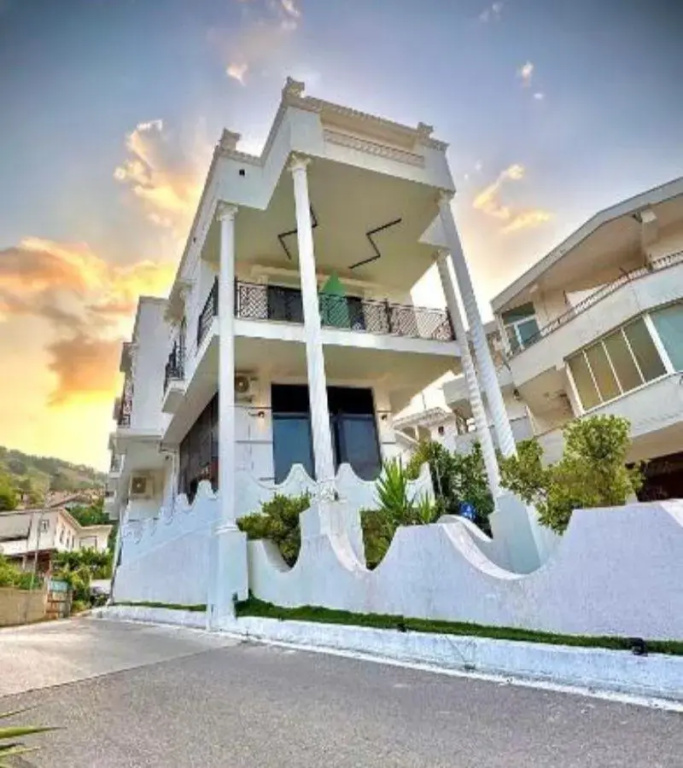 Martin Luxury Hotel