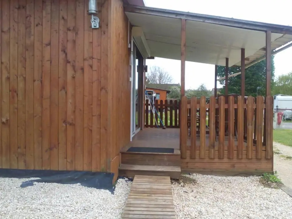 2 Bedrooms Chalet