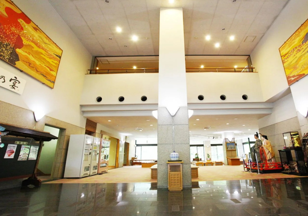 Lobby & Reception