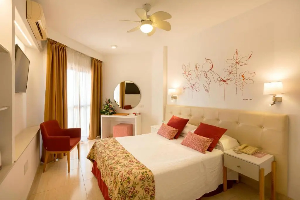 Standard Double room with sea view (full double bed)