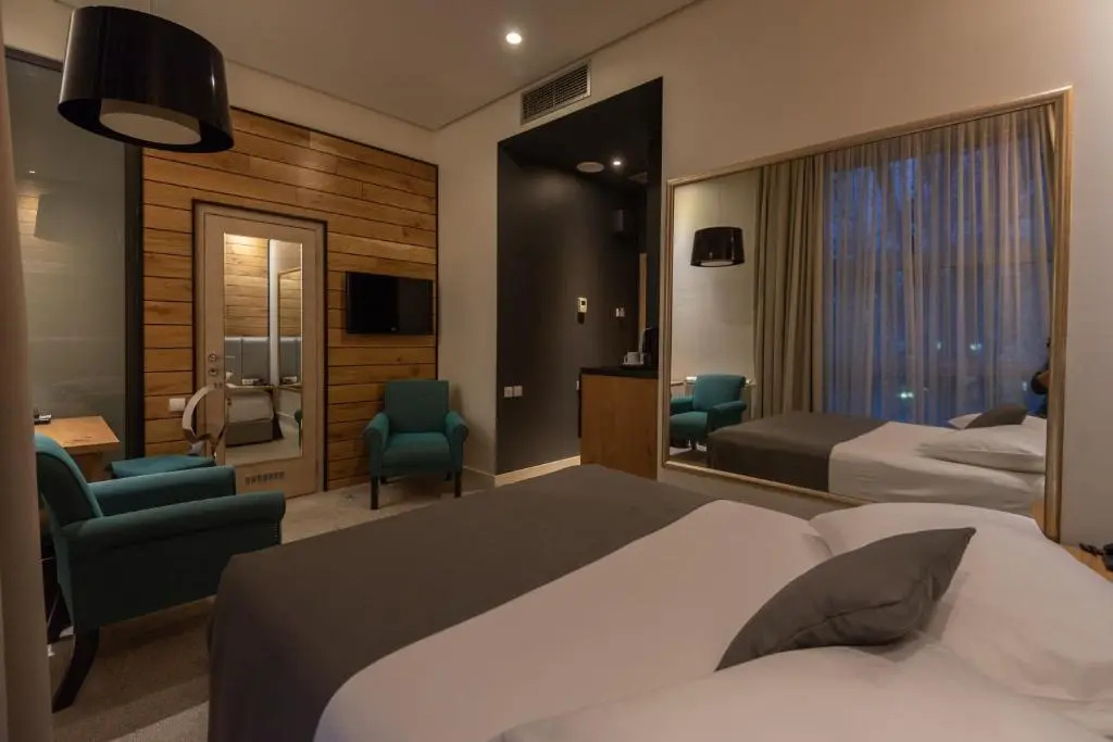 Standard Double room with balcony (full double bed)