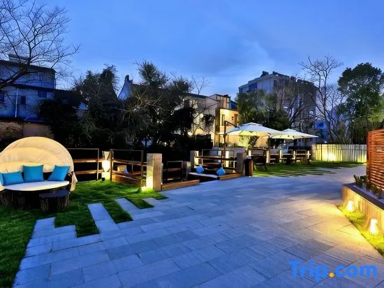 Wuzhen Yinhe Country Villa (Wuzhen Xizha Scenic Area South Gate)