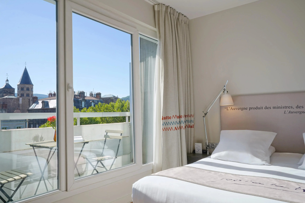 Standard Triple room with balcony and with mountain view