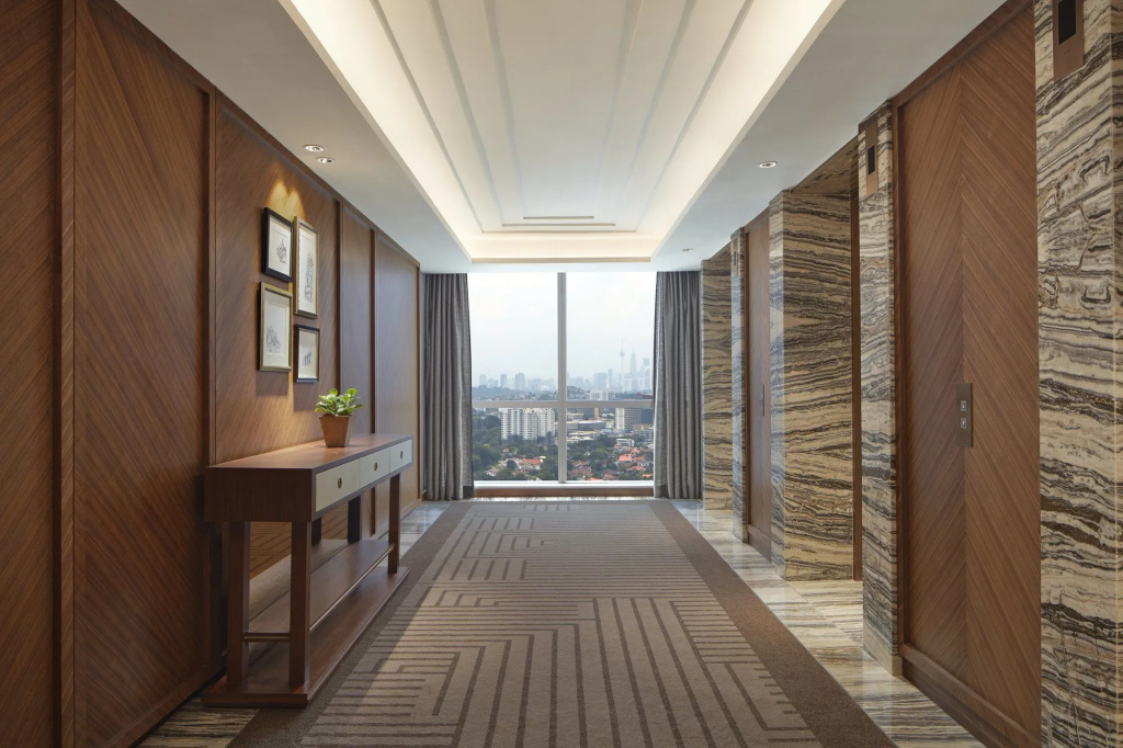 Lobby & Reception