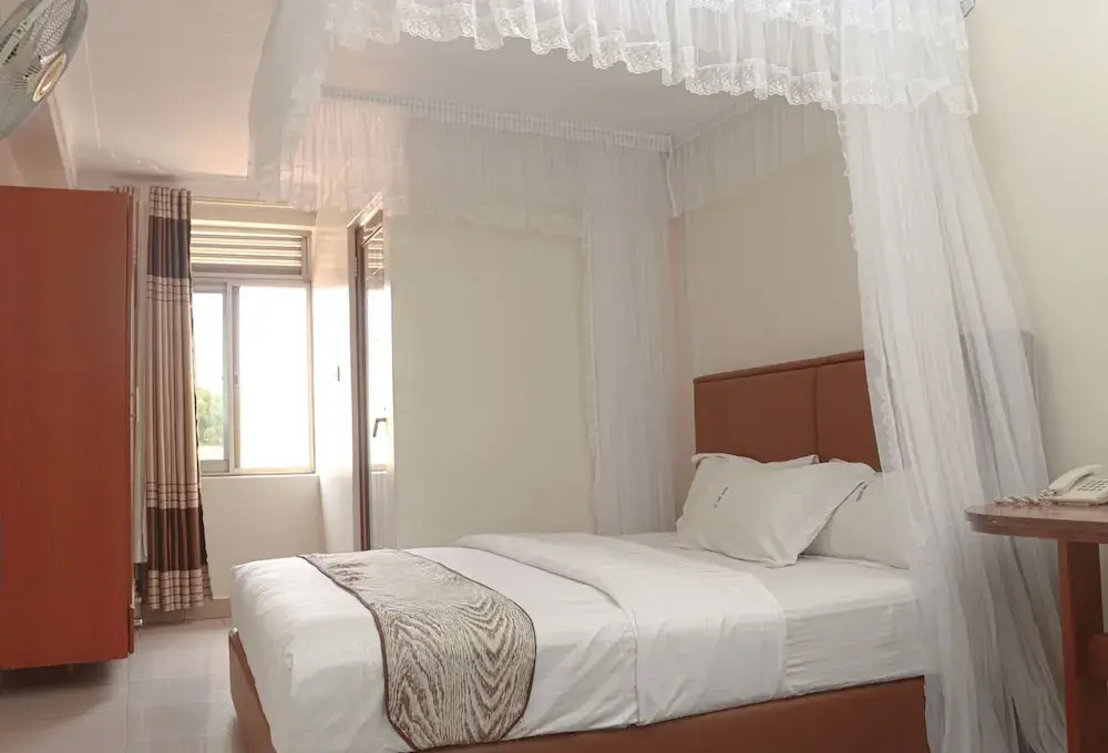 Deluxe Double room (full double bed)