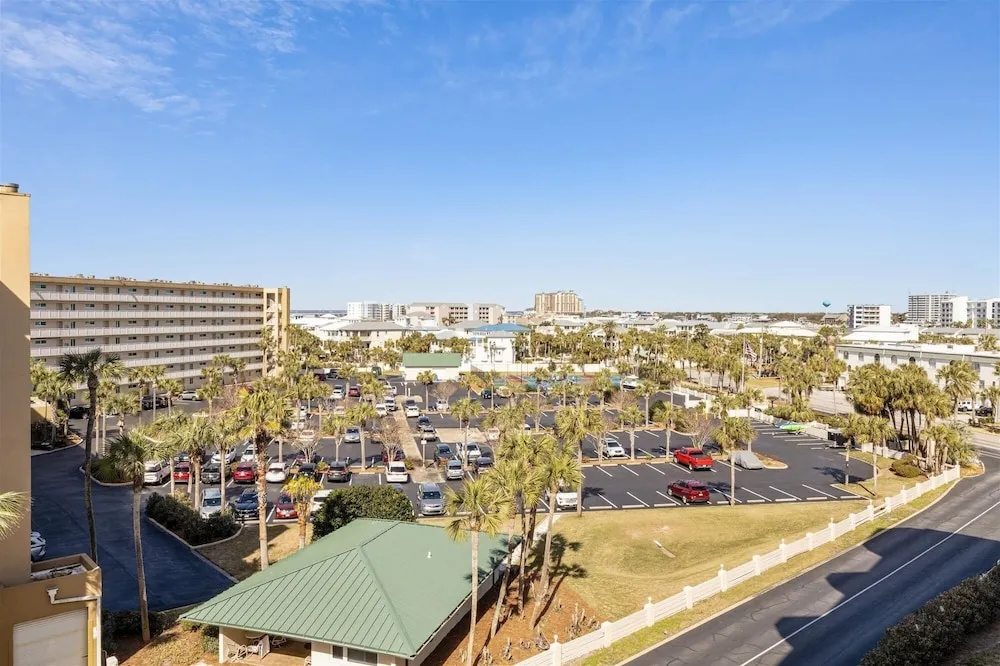 Inlet Reef 515 2 Bedroom Condo by RedAwning