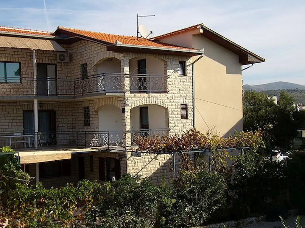 Apartments Ivan Rogoznica