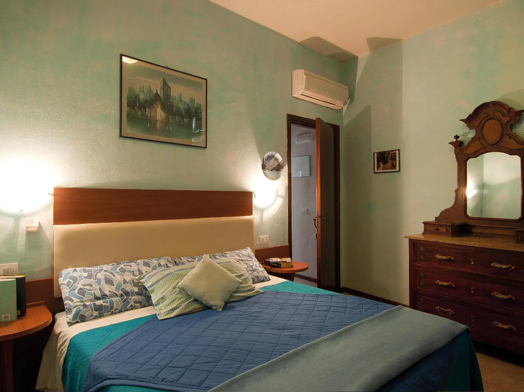 Standard Double room (full double bed)