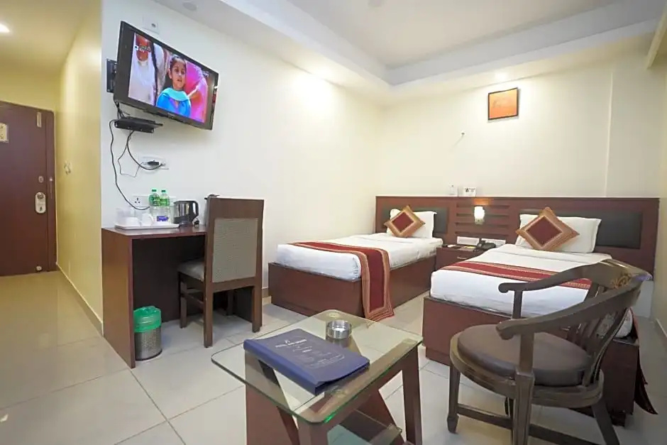 Hotel AVN Grand - Chambres