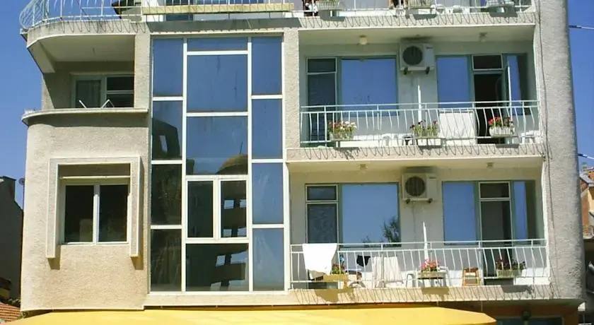 White House Hotel