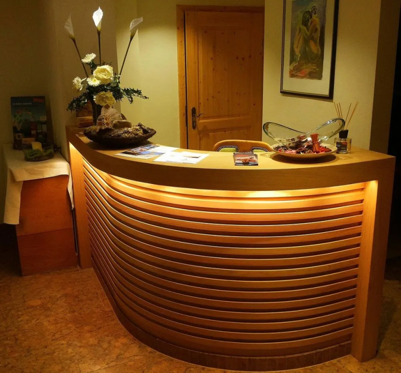 Lobby & Reception