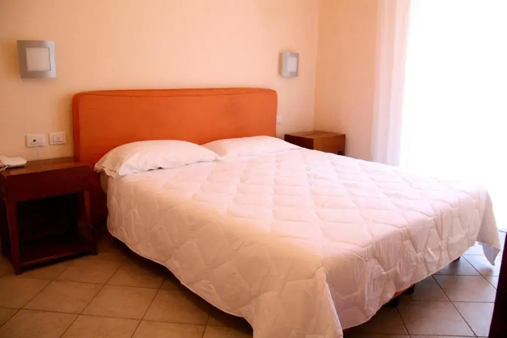 Superior Double room with balcony (full double bed)