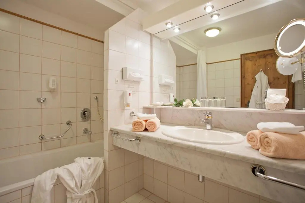 Hotel Schwarzer Adler - Chambres