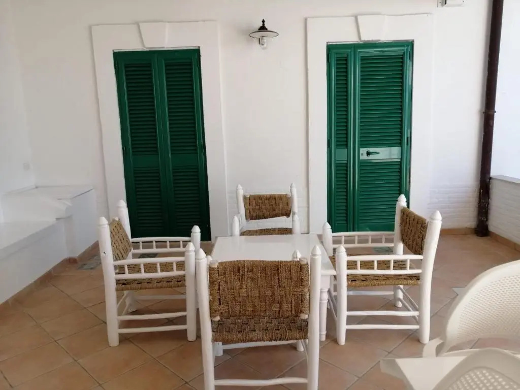 Economy room