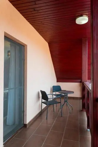 Balcony & Terrace
