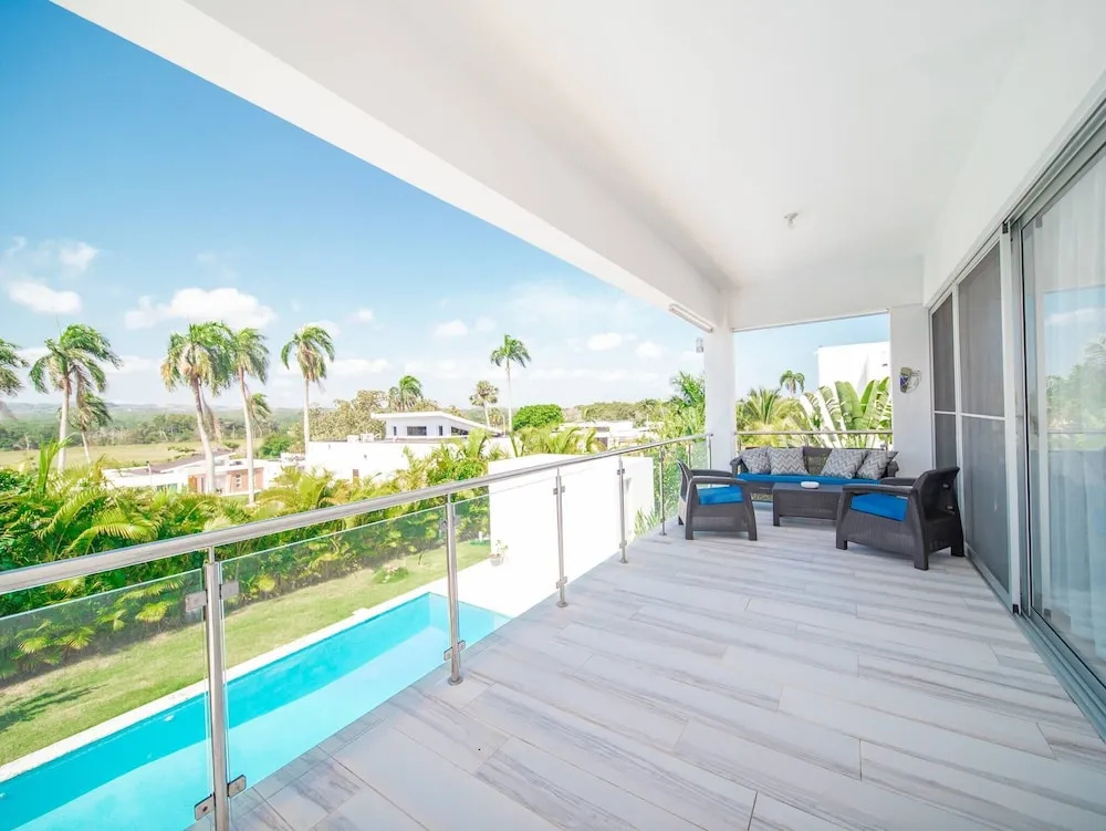 Amazing 2br Villa Near Surfing Beaches!