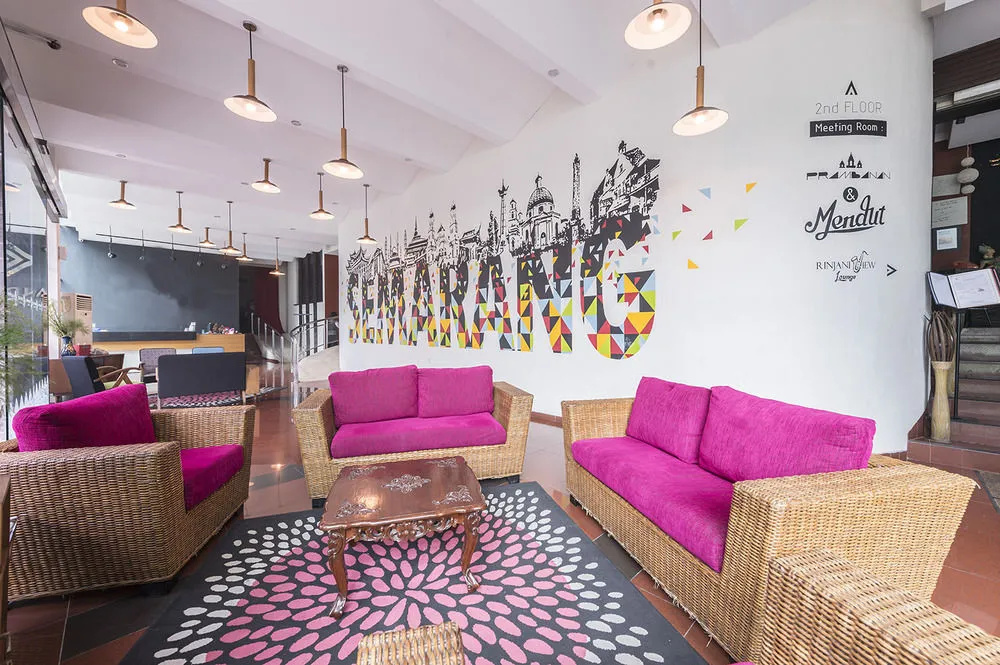 Lobby & Reception