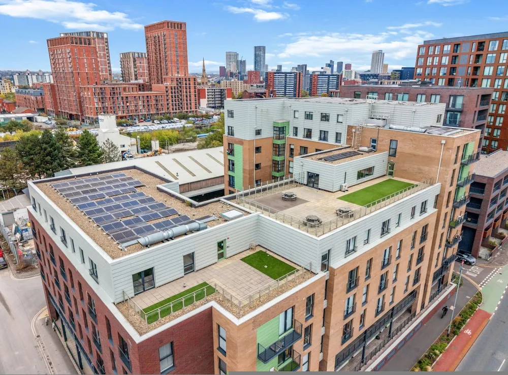 Modern 2BR Urban Nest In Salford Manchester for 4