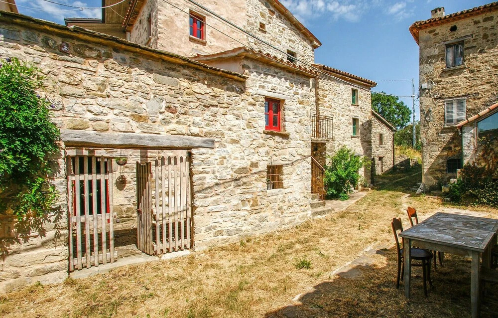 Beautiful Apartment in Villagrande di Monteco With 2 Bedrooms
