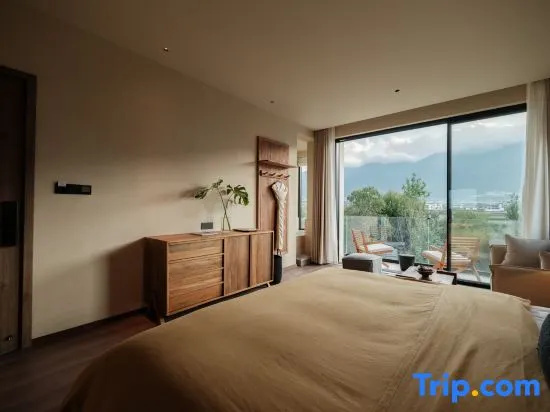 Standard Double room with mountain view (full double bed)