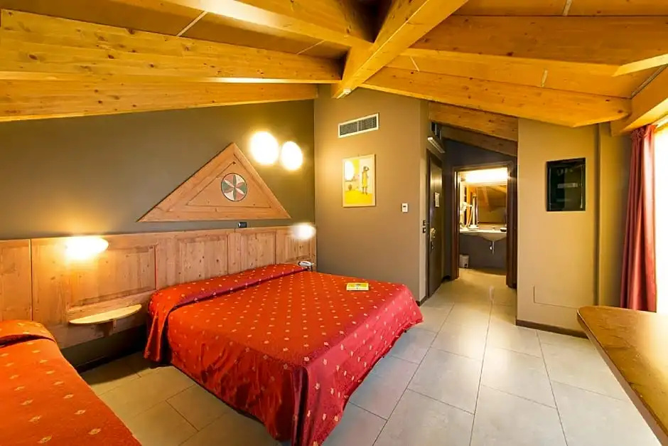 Standard room with lake view