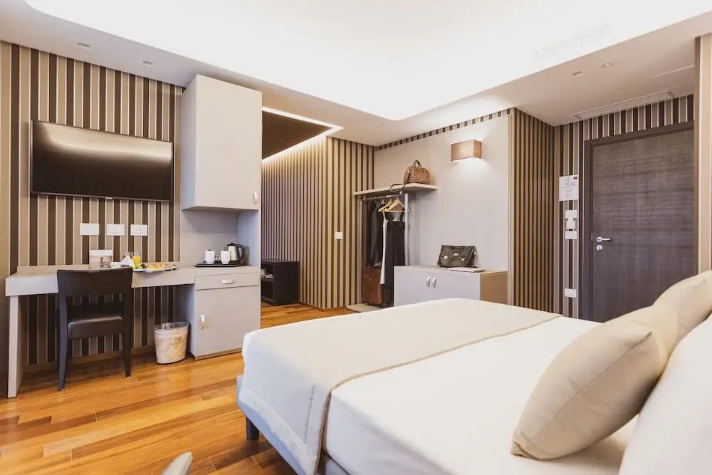 1 Bedroom Executive Double room with balcony (full double bed)